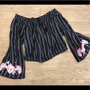 XL Xhilaration Off The Shoulder Embroidered Top